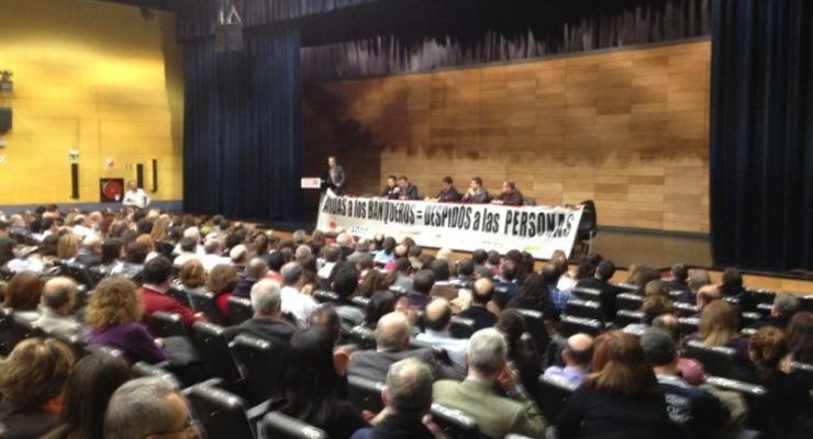 Los trabajadores de Bankia celebran una Asamblea para definir el modo de actuacin durante los prximos paros parciales y la Huelga General del prximo 6 de febrero.