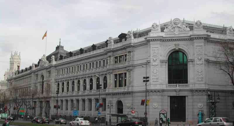 El Banco de Espaa insiste: ms recortes y fusiones