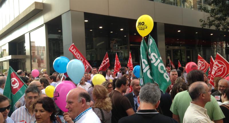 Rotundo xito de la concentracin de trabajadores contra los atropellos de la gerencia de BMN