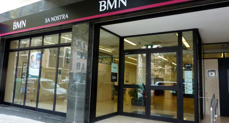 Menos poder adquisitivo para los trabajadores de Catalunya Banc - BMN inicia una reestructuracin - El FROB  detecta operaciones irregulares en antiguas Cajas